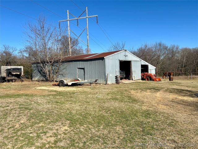 21170 S 270 Road, Morris, OK 74445