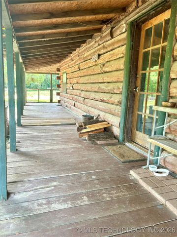 21170 S 270 Road, Morris, OK 74445