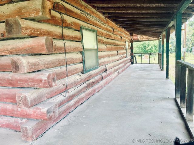 21170 S 270 Road, Morris, OK 74445