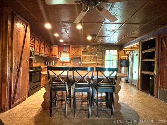 21170 S 270 Road, Morris, OK 74445