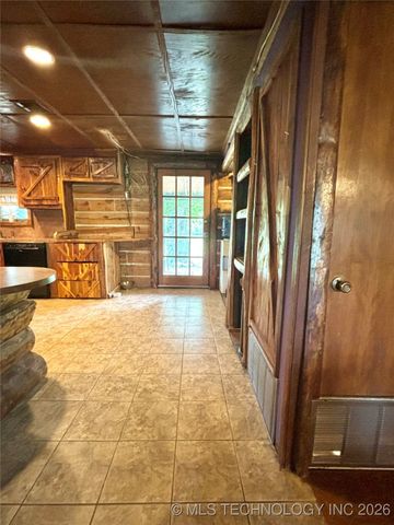 21170 S 270 Road, Morris, OK 74445