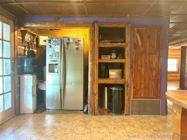 21170 S 270 Road, Morris, OK 74445