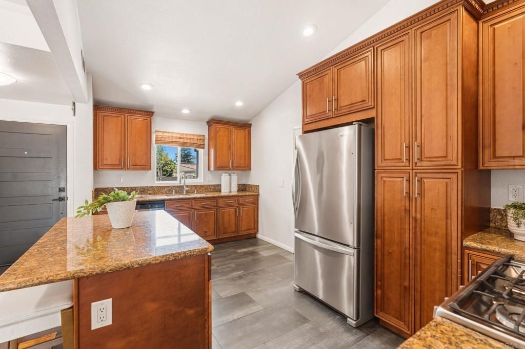 Image 8 of property listing at 5386 Penny Place, San Diego, CA 92115