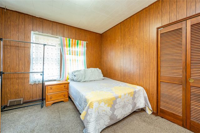 2718 Allison Avenue, Des Moines, IA 50310