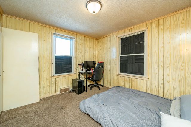 2718 Allison Avenue, Des Moines, IA 50310