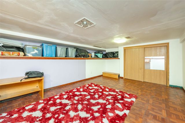 2718 Allison Avenue, Des Moines, IA 50310