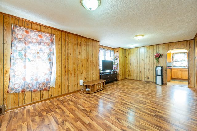 2718 Allison Avenue, Des Moines, IA 50310