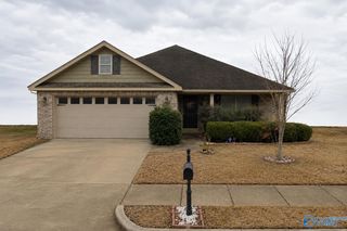 7018 Camrose Lane NW, Huntsville, AL 35806