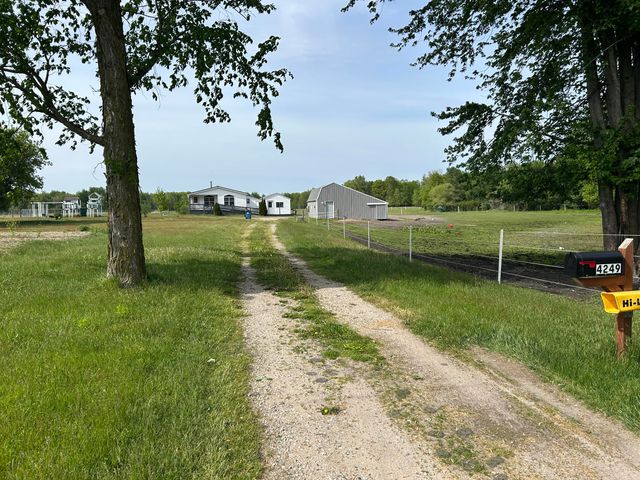 4249 W 80th Street, Fremont, MI 49412
