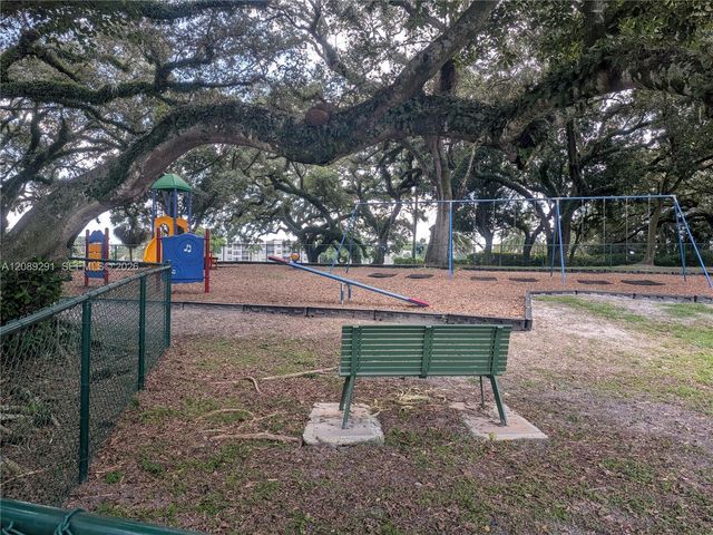9471 Evergreen Place 106, Davie, FL 33324