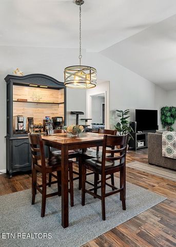 469 Ferry Bend Tr, Crossville, TN 38571