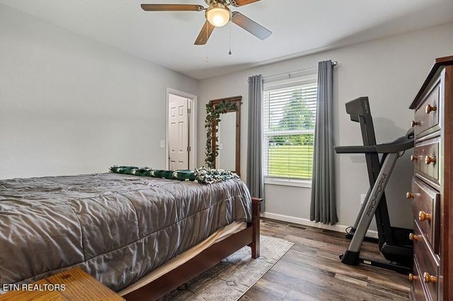 469 Ferry Bend Tr, Crossville, TN 38571