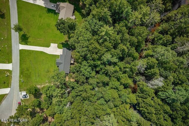 469 Ferry Bend Tr, Crossville, TN 38571