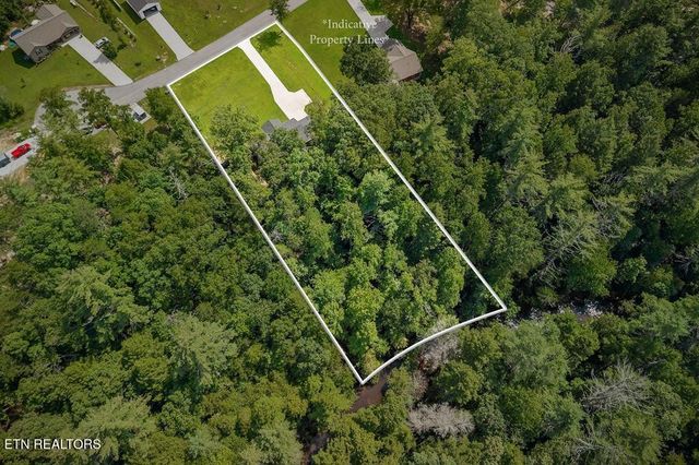 469 Ferry Bend Tr, Crossville, TN 38571