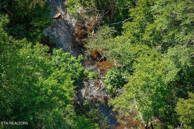 469 Ferry Bend Tr, Crossville, TN 38571