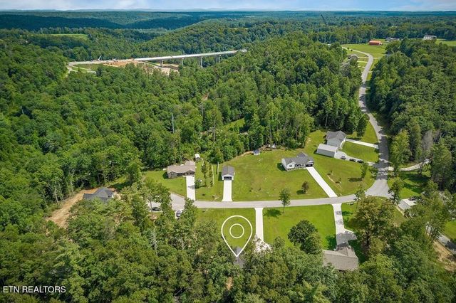 469 Ferry Bend Tr, Crossville, TN 38571