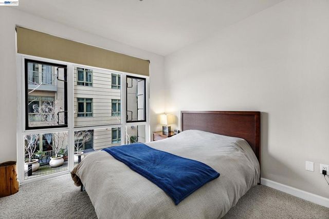 423 423 7Th St 220, Oakland, CA 94607