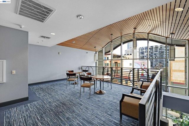 423 423 7Th St 220, Oakland, CA 94607