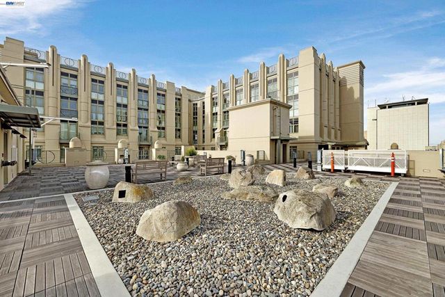 423 423 7Th St 220, Oakland, CA 94607