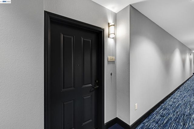 423 423 7Th St 220, Oakland, CA 94607