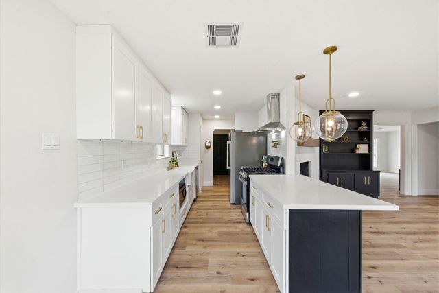 1201 Sandpiper Drive, Seabrook, TX 77586