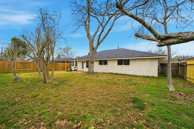 1201 Sandpiper Drive, Seabrook, TX 77586