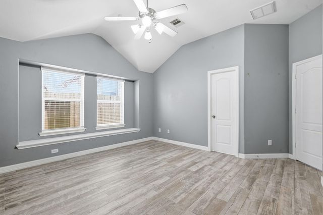 1715 Round Oak Lane, Conroe, TX 77304