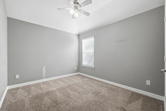 1715 Round Oak Lane, Conroe, TX 77304