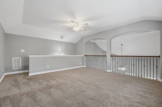 1715 Round Oak Lane, Conroe, TX 77304