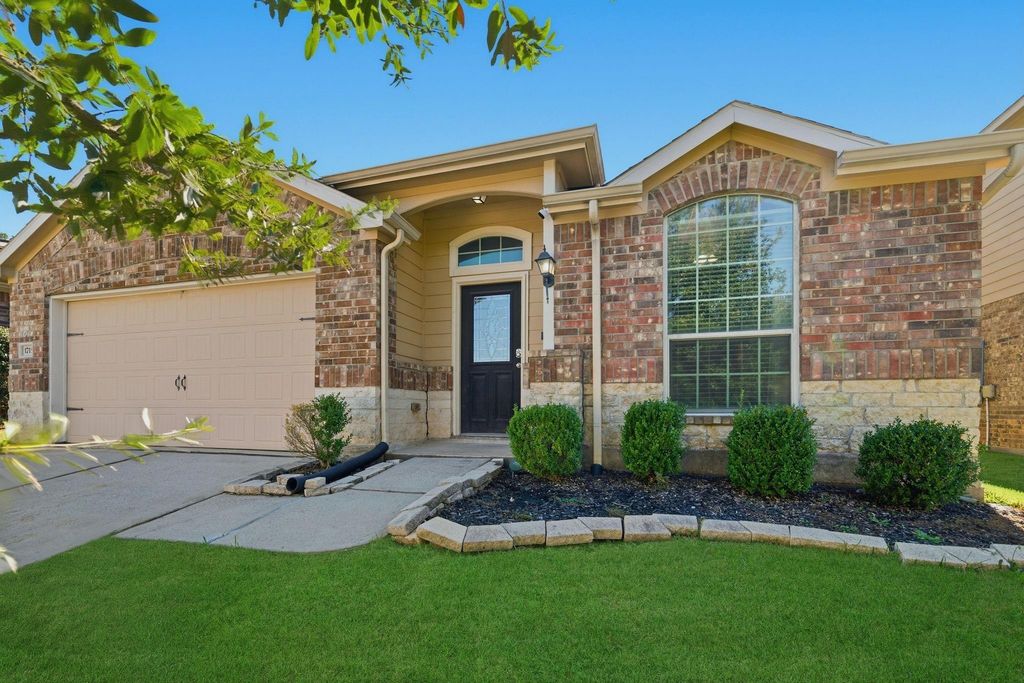 1715 Round Oak Lane, Conroe, TX 77304