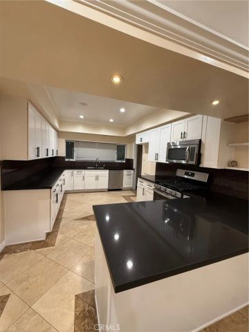 1310 N Pacific Avenue, Glendale, CA 91202