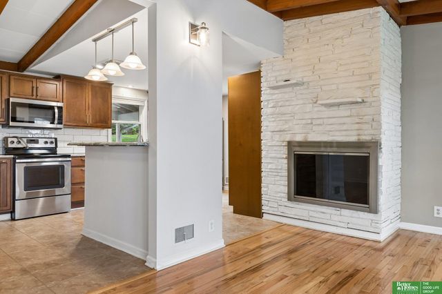 8614 Pinkney Street, Omaha, NE 68134