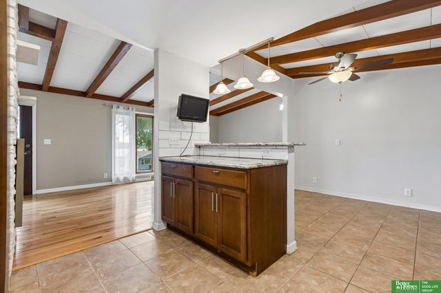 8614 Pinkney Street, Omaha, NE 68134