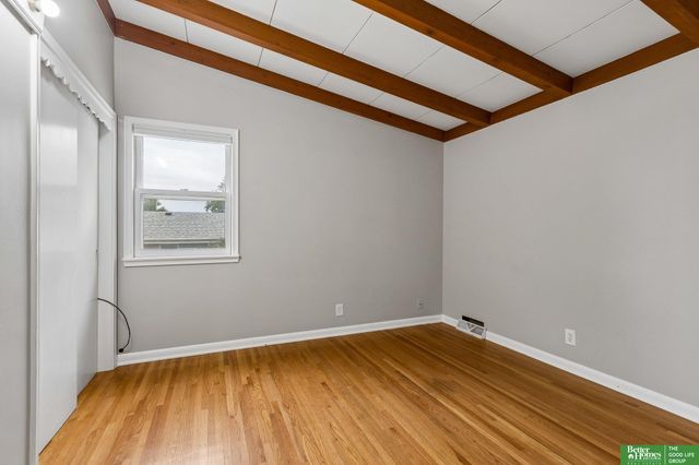 8614 Pinkney Street, Omaha, NE 68134