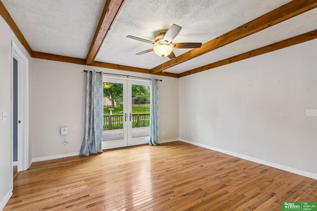 8614 Pinkney Street, Omaha, NE 68134