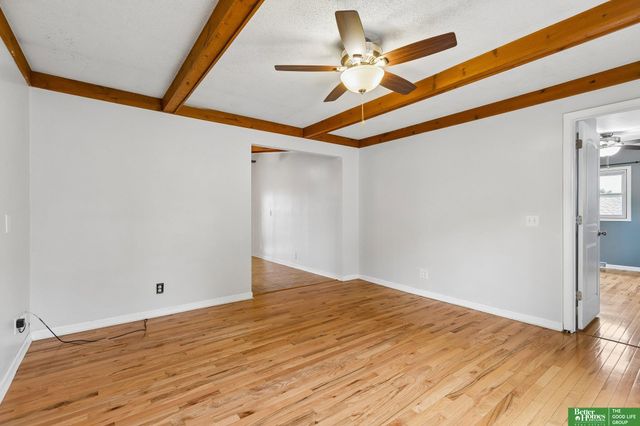 8614 Pinkney Street, Omaha, NE 68134