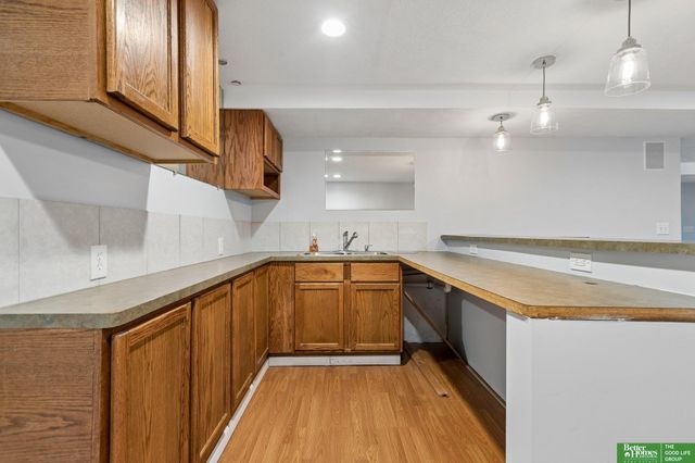 8614 Pinkney Street, Omaha, NE 68134