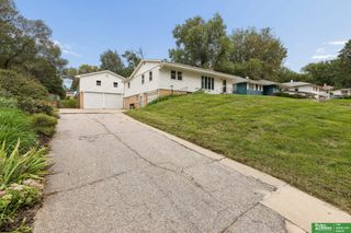 8614 Pinkney Street, Omaha, NE 68134