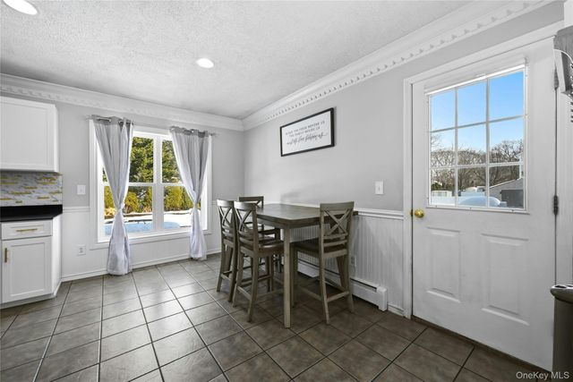 7 Harwood Way, Coram, NY 11727