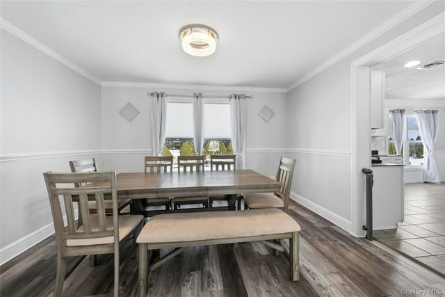 7 Harwood Way, Coram, NY 11727