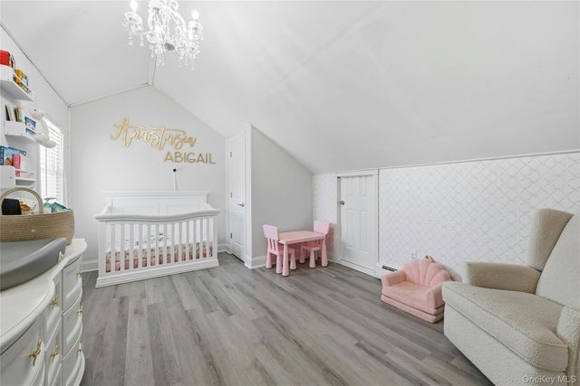 7 Harwood Way, Coram, NY 11727