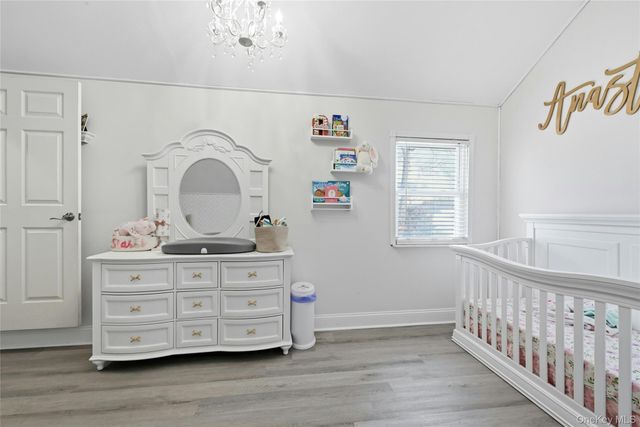 7 Harwood Way, Coram, NY 11727