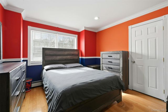 7 Harwood Way, Coram, NY 11727