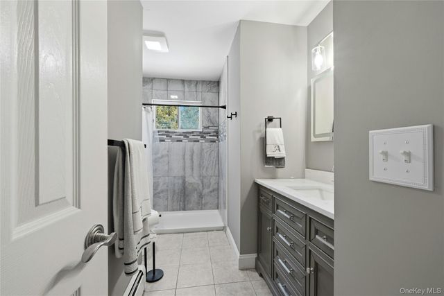 7 Harwood Way, Coram, NY 11727