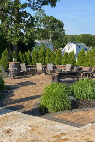 7 Harwood Way, Coram, NY 11727