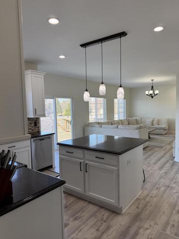 8409 S Palomino DRIVE, Oak Creek, WI 53154