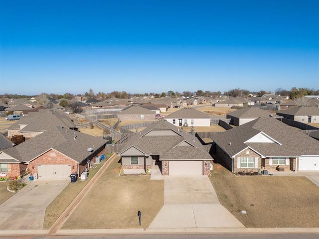 2227 Whispering Pine Boulevard, Shawnee, OK 74804