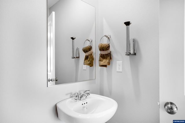 1434 NW Laura Vista Dr, Albany, OR 97321