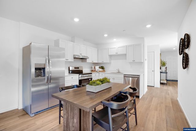 1434 NW Laura Vista Dr, Albany, OR 97321