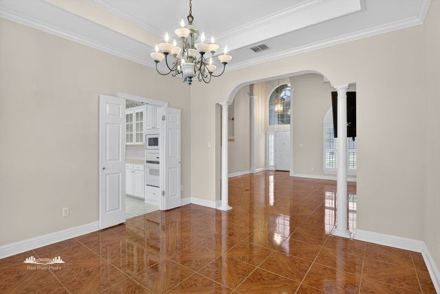5735 S Lakeshore Drive, Shreveport, LA 71119